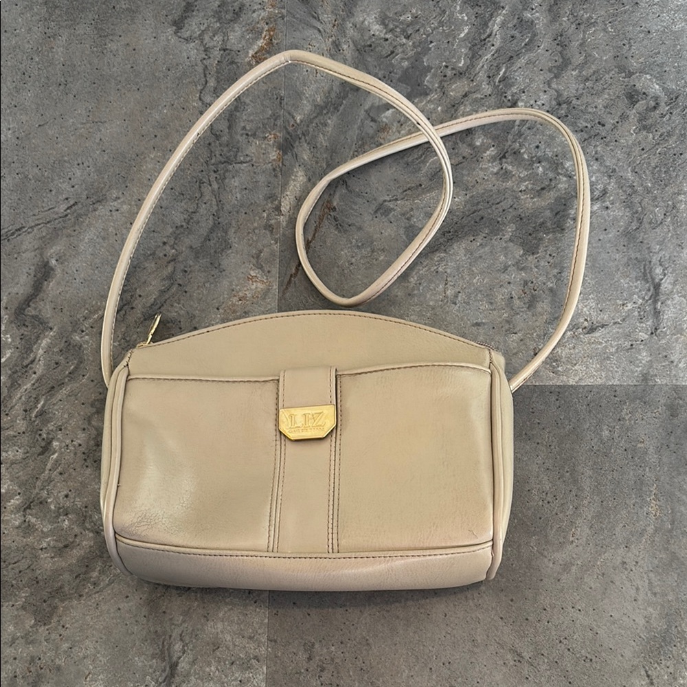 Liz Claiborne Elegant Beige Tan Leather Shoulder Bag, 9 inch long x 7 inch wide